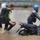 Jalur Bandung-Garut Macet Parah Akibat Banjir Rancaekek