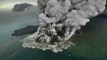 Volume Gunung Anak Krakatau Menyusut 180 Juta Meter Kubik