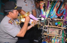 Tahun Baru, Penjual Terompet & Kembang Api di Banda Aceh Dirazia