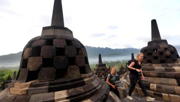 Sambut Tahun Baru, 1.500 Balon LED Diterbangkan dari Borobudur