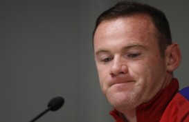 Teler saat Turun dari Pesawat, Wayne Rooney Ditahan dan Didenda US$25