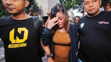 Mucikari ES dan TN Punya Koleksi 45 Artis dan Ratusan Model. Nama-Namanya di Kantong Penyidik