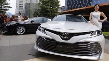 SEDAN PREMIUM : All-New Toyota Camry Coba Gairahkan Kembali Pasar Sedan