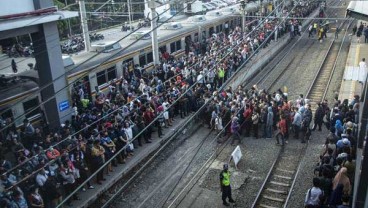Warga Jabodetabek Butuh Transportasi Publik Hingga ke Rumah