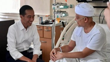 Presiden Jokowi Jenguk Ustaz Arifin Ilham di RSCM