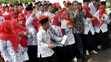 Gaji Guru Swasta hanya Rp300.000, Jokowi Janji Tingkatkan Kesejahteraan