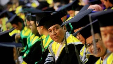 Minimal 30% Dosen di Indonesia Doktor pada 2025