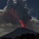 Gunung Agung Kembali Erupsi, Lontarkan Lava Pijar Sejauh 1 Km dari Kawah