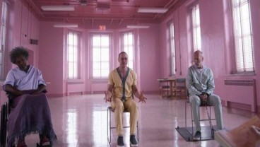 Kantongi US$47 Juta, 'Glass' Bersinar di Box Office Akhir Pekan