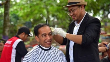 Mengenal Herman Tukang Cukur Rambut Presiden Joko Widodo 