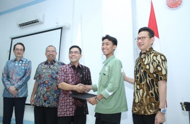 Vokasi Cirebon Power Luluskan 19 Siswa Bersertifikat