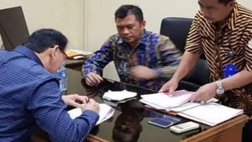 Berkemeja Biru, Ini Penampilan Ahok Setelah Bebas dari Mako Brimob