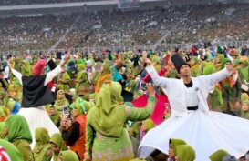 Harlah Muslimat NU, 999 Penari Sufi & Peserta Padati Stadion GBK Meski Diguyur Hujan