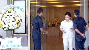 EKA TJIPTA WIDJAJA TUTUP USIA
