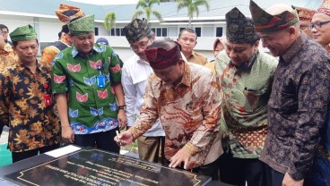 Menristekdikti Resmikan Gedung Prodi D3 Pulp dan Kertas APRIL di Universitas Riau