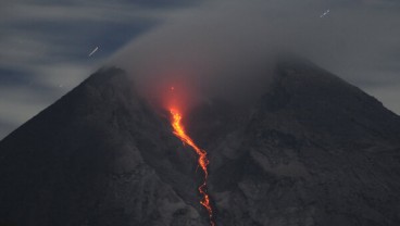 Merapi Keluarkan Wedhus Gembel