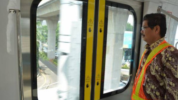 MRT Tren Moda Transportasi Jakarta