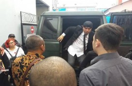 Kejati Jatim "Pinjam" Ahmad Dhani. Pemindahan Penahanan ke Surabaya Masih Proses