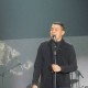 Konser ‘Monokrom’, Tulus Bikin Penggemarnya Berdehem Sendu