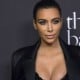 Kim Kardashian Unggah Foto Wajahnya yang Penuh Psoriasis