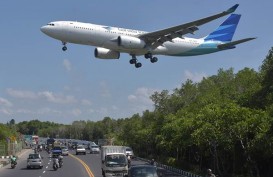 KABAR PASAR: Tiket Garuda Group Turun 20%, Kontribusi Konstruksi & Realestat Minim