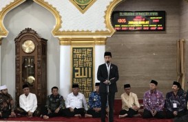 Jokowi Serahkan 25 Sertifikat Tanah Wakaf di Bengkulu