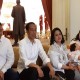 Busana Monokrom Ala Iriana Jokowi di Debat Capres