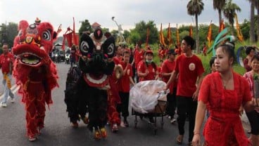 Semarak Cap Go Meh di Bali, dari Persembahyangan hingga Kirab Budaya Pecinan