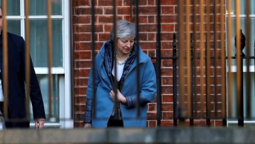 PM May Kembali Bujuk Komisi Eropa untuk Berkompromi Soal Irish Backstop