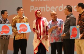 Indosat dan Microsoft Donasi 1.400 Komputer