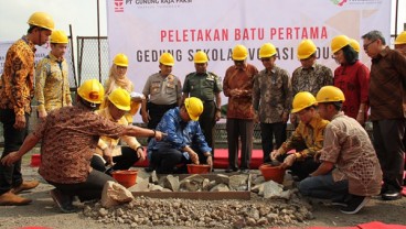 Pabrik Baja Gunung Paksi Bangun Sekolah Vokasi