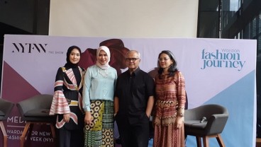 Itang Yunasz Pamerkan 12 Busana Muslim di New York Fashion Week 2019