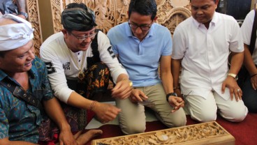 Jaring Suara di Bali, Sandiaga Uno Datangi Pengrajin Ukir