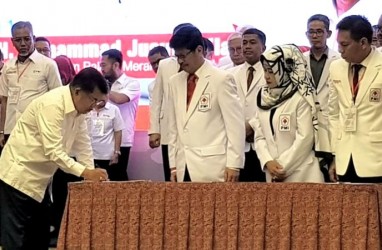 Jusuf Kalla Lantik Pengurus PMI Sulsel, Sulbar, dan Sulteng