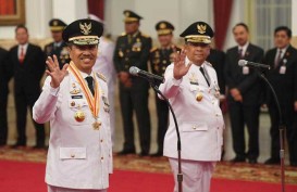 Sertijab, Wan Thamrin Titip Dua Program ke Gubernur Riau Syamsuar