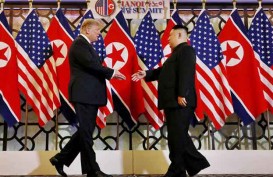 Jabat Tangan dan Lempar Senyum, Trump - Kim Jong-un Awali KTT Vietnam