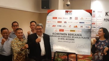 Besok, Kantong Plastik Tidak Gratis di Ritel Modern