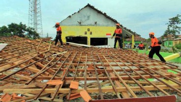 Ratusan Rumah di Kupang Habis Dilibas Angin Puting Beliung