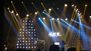 Setelah Pukau Penonton, H.E.R Janji Akan Kembali Lagi