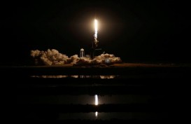 Kapsul Tak Berawak SpaceX Menuju Orbit