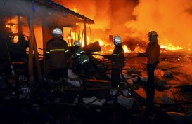 Kebakaran di Kosambi, 14 Damkar Dikerahkan