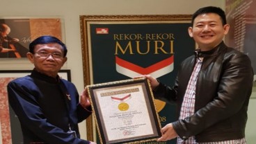 Pertama Daftarkan Merek Secara Internasional, Indah Golden Signature Raih Penghargaan MURI