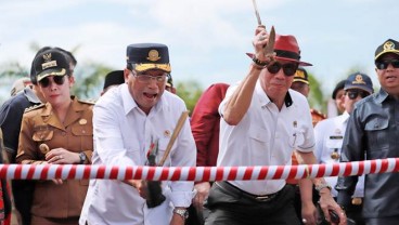 Lapangan Terbang Semelagi Kecil Singkawang Resmi Didarati Pesawat