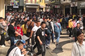 NGOBROL EKONOMI : Mengurus Manusia