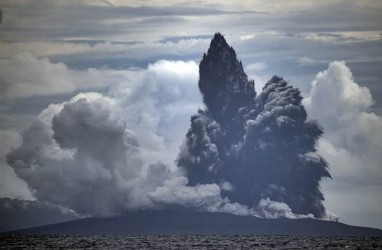 Gunung Anak Krakatau Masih dalam Status Siaga