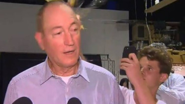 Senator Fraser Anning Dilempar Telur Pascakomentar Rasisnya