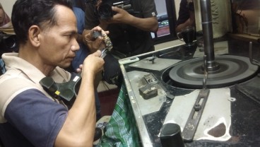 Bahan Baku Sulit Dicari, Penggosok Intan Martapura Mulai Bertumbangan