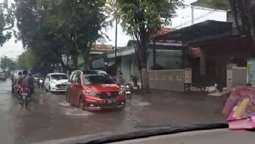 Jalur Penghubung Antarkabupaten di Madura Terendam Banjir