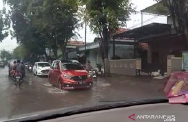 Jalur Penghubung Antarkabupaten di Madura Terendam Banjir