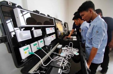 VOKASI INDUSTRI: 929 SMK Dapat Bantuan Mesin dan Alat Praktik